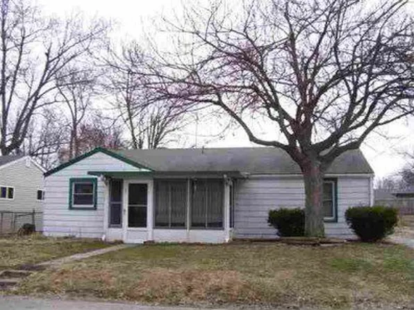 1808 S Lindell Dr, Yorktown, IN 47396