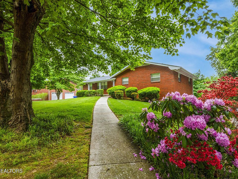 2nd image of 5710 Chesswood Dr