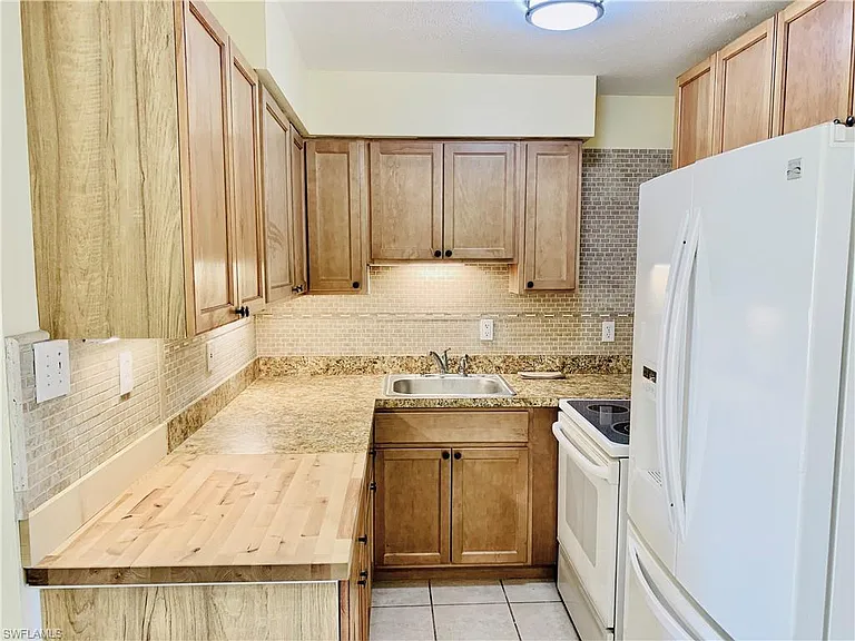 1120 Vineyard St — Photo 6