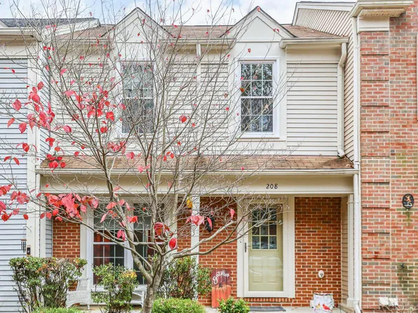 208 Batley Ct, Fredericksburg, VA 22406