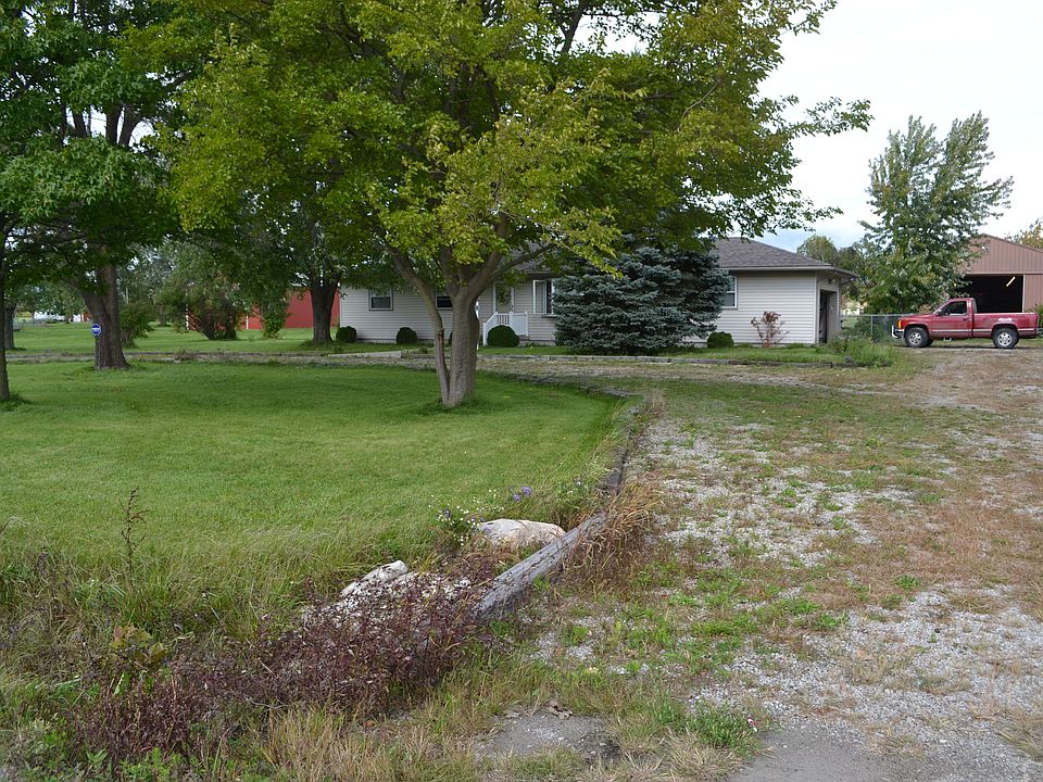 1643 E. Sigler, Carleton, MI