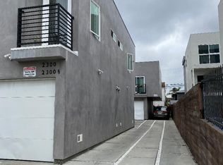 2300 Carmona Ave, Los Angeles, CA 90016