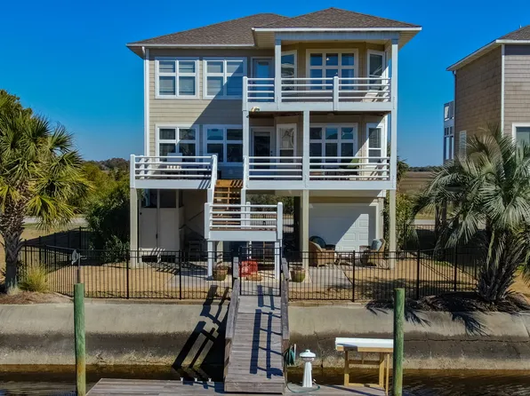 33 Lee St, Ocean Isle Beach, NC 28469