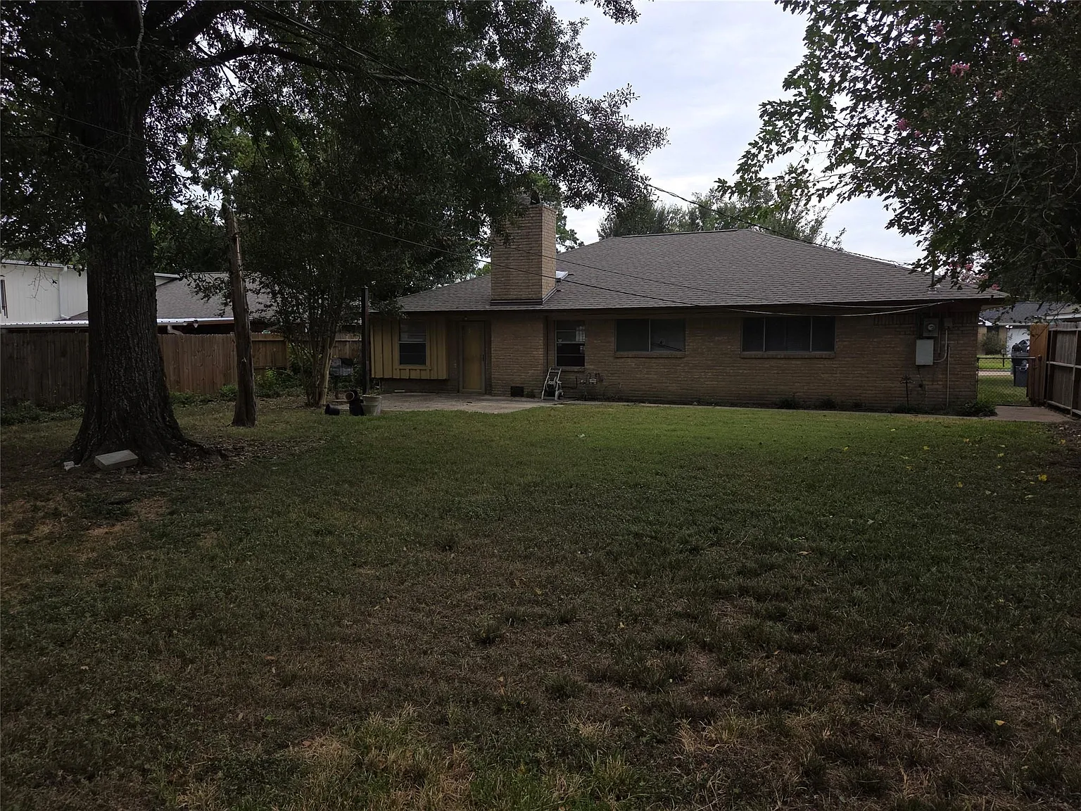 4 bed, 2.0 bath, 1745 sqft, $1,950 — Photo 3