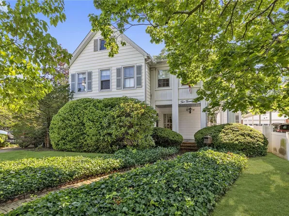 228 Earle Avenue, Lynbrook, NY 11563