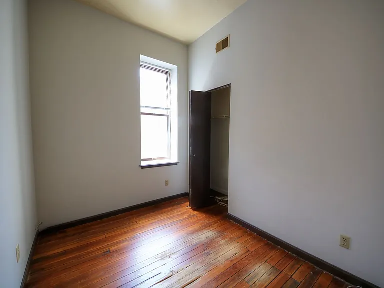 2325 1/2 Hickory St #B — Photo 12