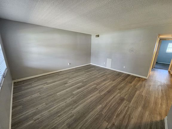 5th image of 2501 Renatta Dr Unit 2