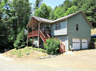 25 River Roar Trl, Franklin, NC 28734