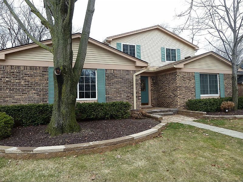 1st image of 41690 Metaline Dr