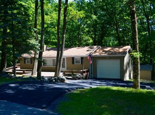 107 Keystone Ct, Dingmans Ferry, PA 18328