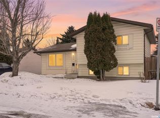 226 Stillwater Dr, Saskatoon, SK S7J4K3