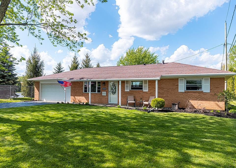 1st image of 838 Briarwood Dr