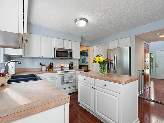 4th image of 6376 Kellerman Dr