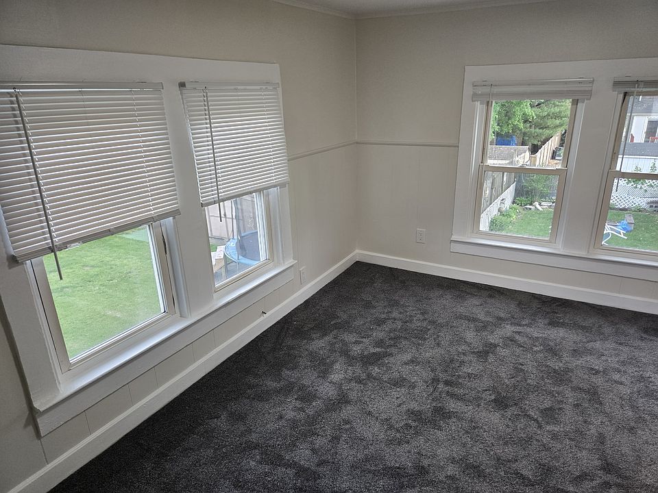 Large Bedroom 127sq ft