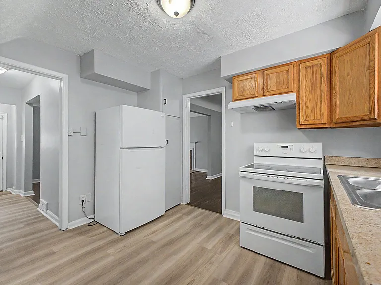 15712 Vaughan St — Photo 5