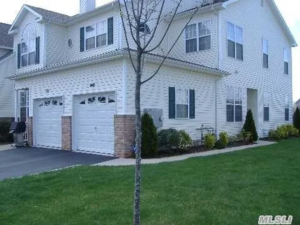 169 Constantine Way, Mount Sinai, NY 11766