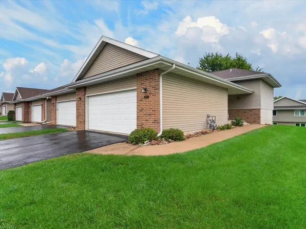 1447 Asbury Ln, Waterloo, IA 50701