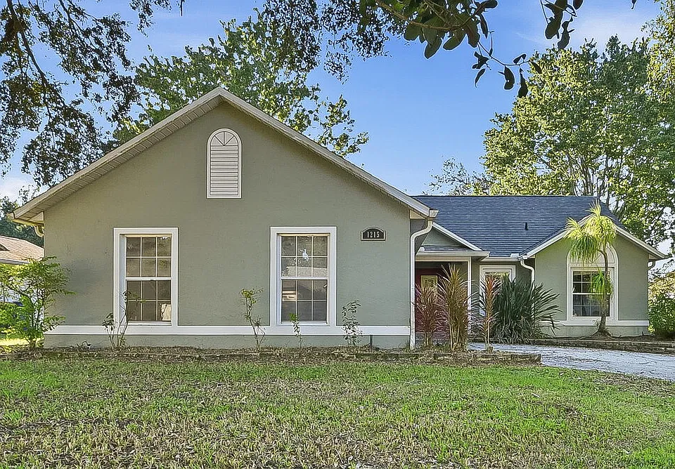 1215 Creek Woods Cir