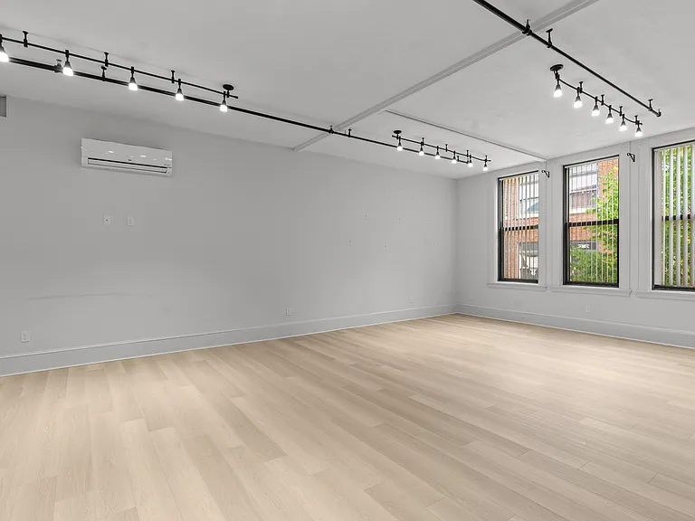 105 William St #205 — Photo 6