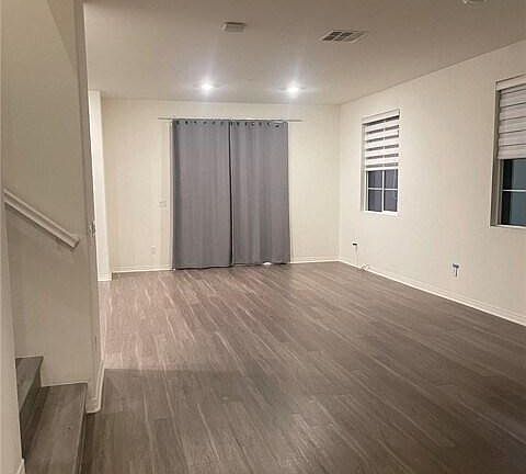 4th image of 3202 E Yellowstone Dr
