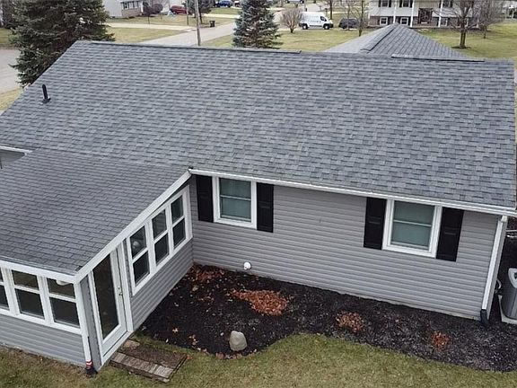 5th image of 4796 Leone St