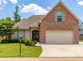 945 Agnes St, Mandeville, LA 70448