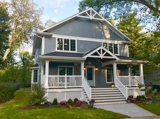 2129 Pioneer Rd, Evanston, IL 60201