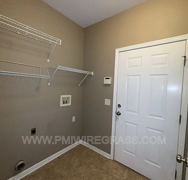 249 Windsor Garden Dr — Photo 35