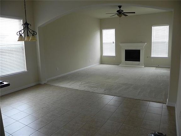 3rd image of 2351 Collin Dr