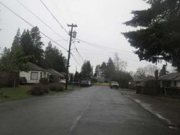 Exterior Neighborhood (street photo)