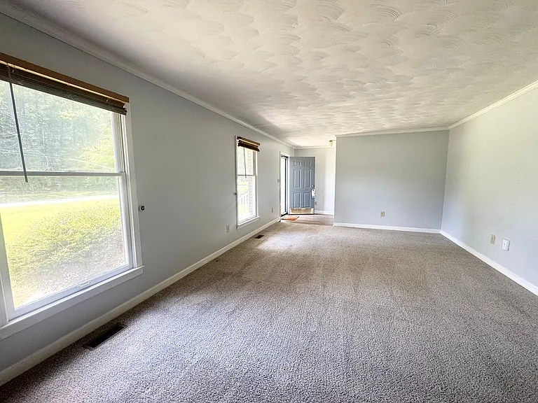 102 Hunters Trl W — Photo 19