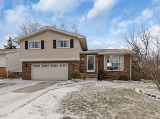 21509 Ellen Dr, Fairview Park, OH
