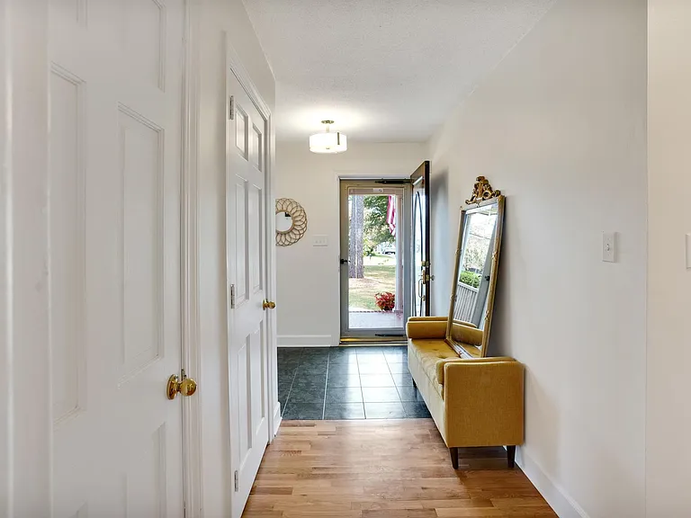 114 S Cardinal Dr — Photo 18