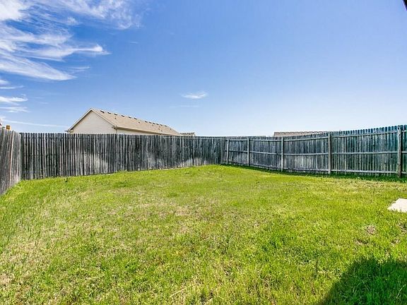 4th image of 7532 Lazy Spur Blvd