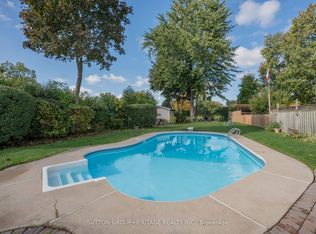 50 Poplar Rd, Toronto, ON M1E 1Z3