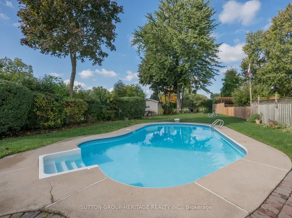 50 Poplar Rd, Toronto, ON M1E 1Z3