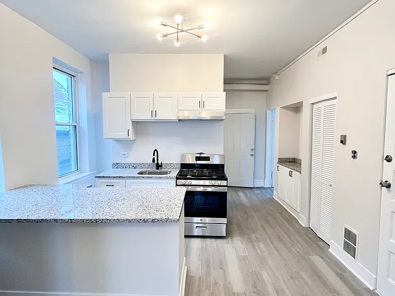 2512 S Trumbull Ave #2F — Photo 2