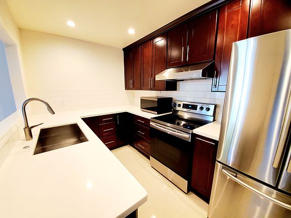 3rd image of 816 N Delaware St APT 308