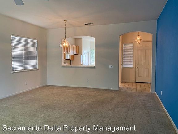 5th image of 2573 Maybrook Dr