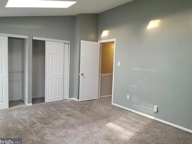 223 Villa Knoll Ct — Photo 16