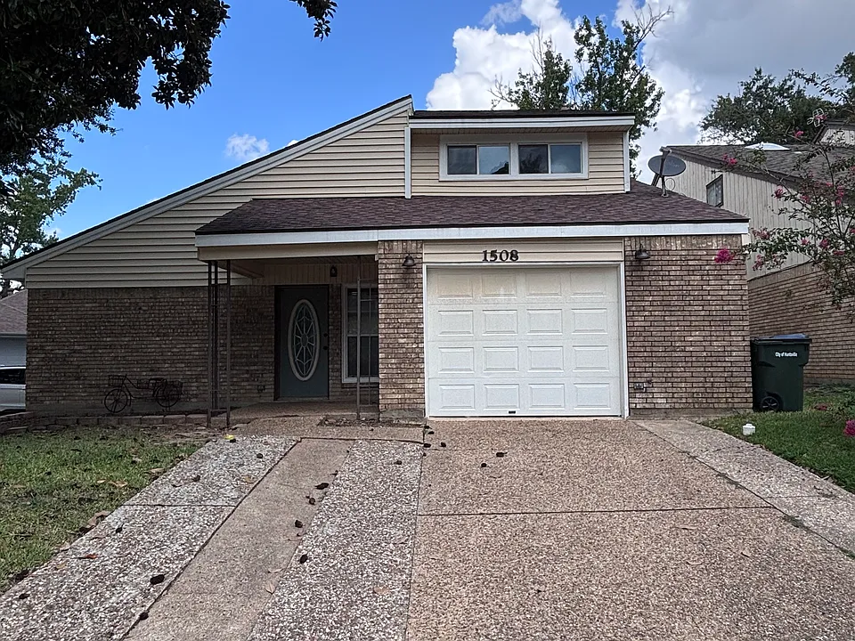 1508 Green Briar Dr