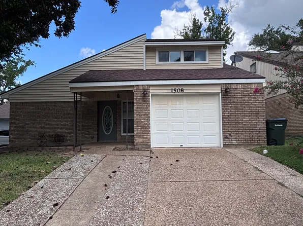 1508 Green Briar Dr, Huntsville, TX 77340