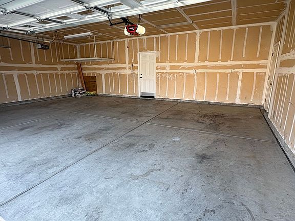 2nd image of 4911 W Elkhorn Ave