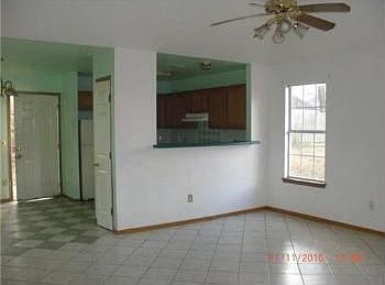 2nd image of 600 E Kara Ln