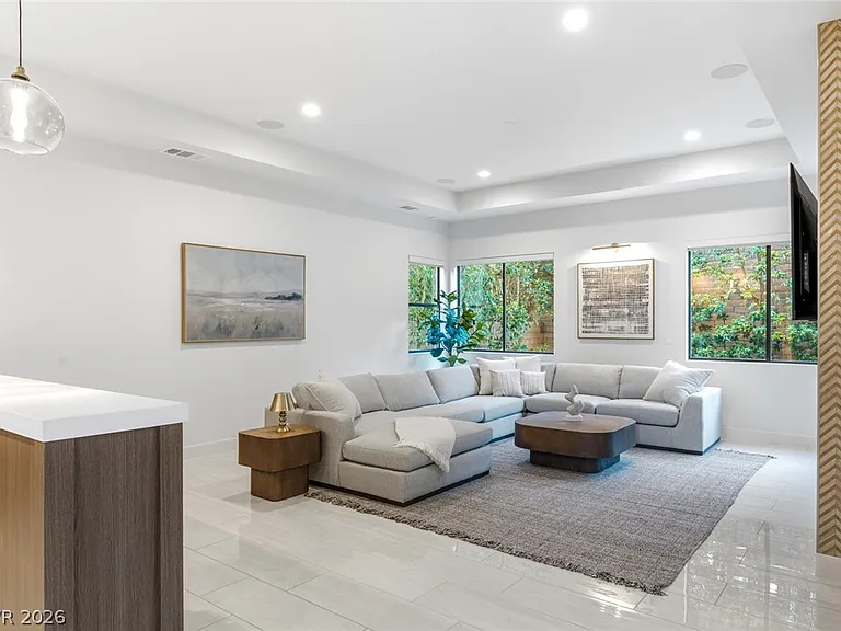 75 Pristine Glen St — Photo 3