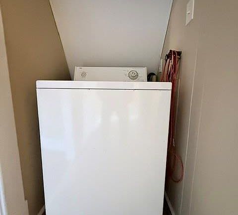 5th image of 28 Akers St Floor 3