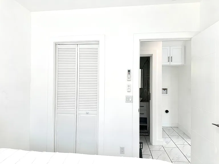 7013 Bellaire Ave — Photo 15