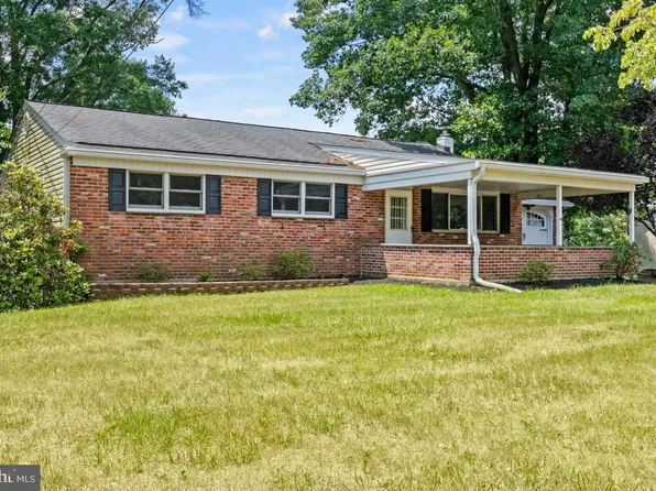 30 Skyline Dr, Eagleville, PA 19403