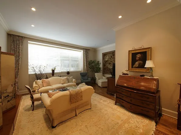 2 E End Ave APT 1E, New York, NY 10075