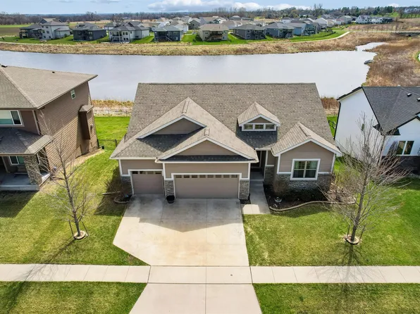 9518 Rushbrook Dr, Johnston, IA 50131